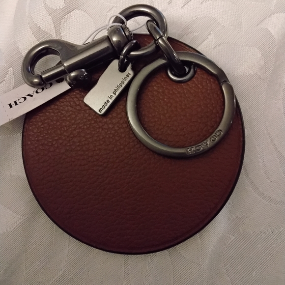 Coach Unique Baseball Hangtag Crafted With Brown Leather. - Picture 3 of 4